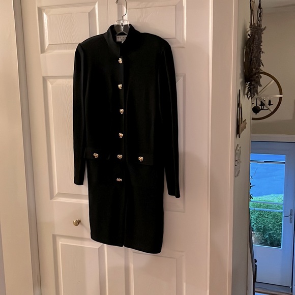 St. John knee-length knit blazer, artistic gold accent buttons, size 6 - Picture 2 of 4